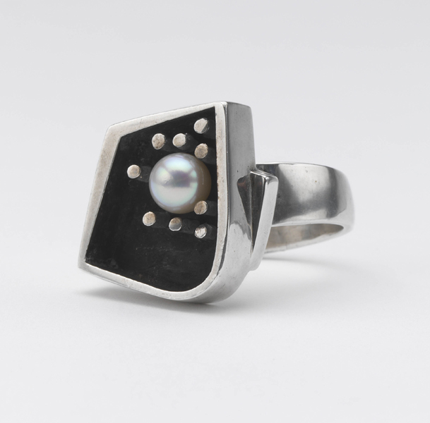 Space-Light-Structure: The Jewelry of Margaret De Patta